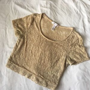 ✨Cute Tan Floral Lacey Crop Top✨